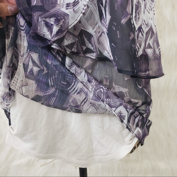 🖤 5/$25 New York & Company ruffled tank top - Picture 4 of 7